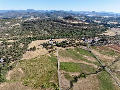 1300 Worthington Rd, Eagle Point, OR 97524 photo 14