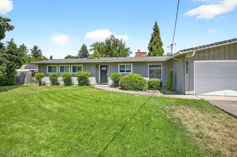 2741 Ruth Dr, Medford, OR 97504