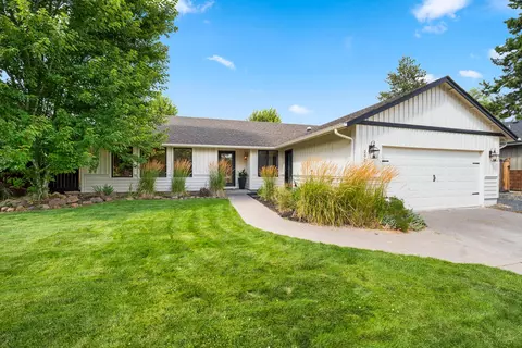 2974 NW Chardonnay Ln, Bend, OR 97703