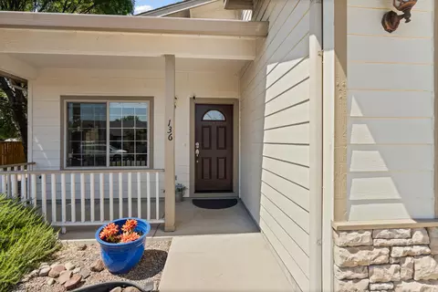 Exterior - 136 Dianne Way, Eagle Point, OR 97524 photo 3 of 10
