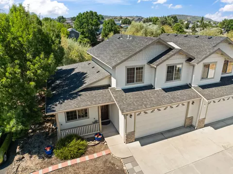 View/Area - 136 Dianne Way, Eagle Point, OR 97524 photo 1 of 8