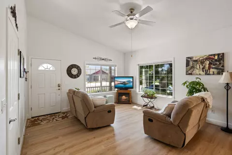 Living - 136 Dianne Way, Eagle Point, OR 97524 photo 1 of 1