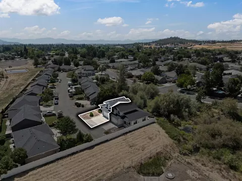 View/Area - 136 Dianne Way, Eagle Point, OR 97524 photo 6 of 8