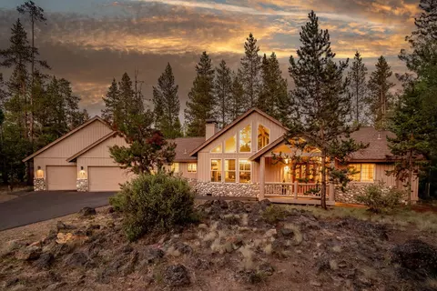 57696 Dutchman Ln #15, Sunriver, OR 97707