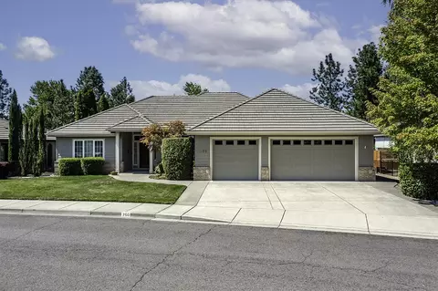 250 Briarwood Ln, Medford, OR 97504
