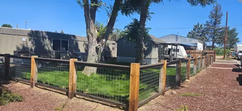 250 SE 5th St, Redmond, OR 97756