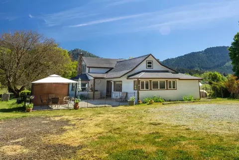 149 Trail Marker Ln, Glendale, OR 97442