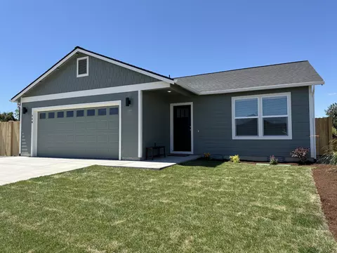 746 NE Rickenbacker Rd #127, Madras, OR 97741
