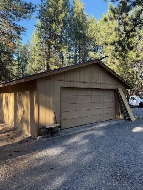 18627 River Woods Dr, Bend, OR 97702 photo 5