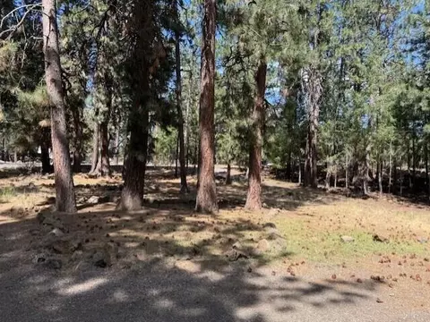 18627 River Woods Dr, Bend, OR 97702 photo 4