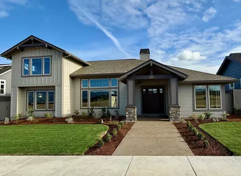 4145 Shamrock Dr, Medford, OR 97504