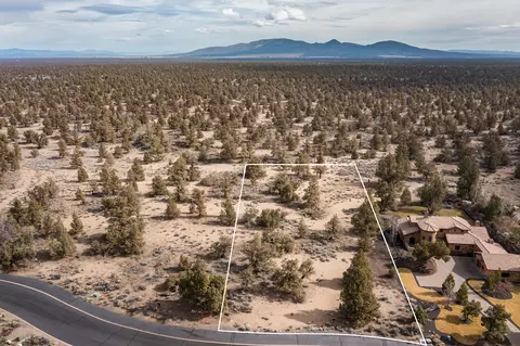 65650 Pronghorn Estates Dr #LOT 28, Bend, OR 97701