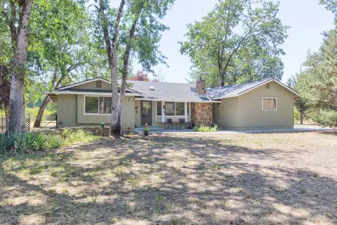 427 Connie Ln, Merlin, OR 97532