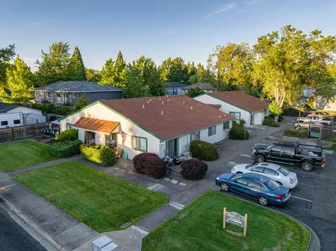 View/Area - 247 Lorraine Ave, Eagle Point, OR 97524 photo 6 of 9