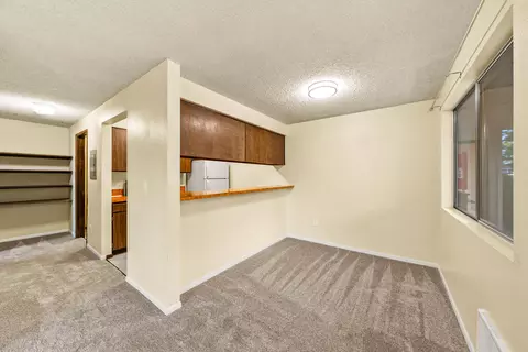 Dining - 247 Lorraine Ave, Eagle Point, OR 97524 photo 1 of 2