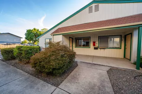 Exterior - 247 Lorraine Ave, Eagle Point, OR 97524 photo 5 of 8