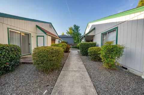 Exterior - 247 Lorraine Ave, Eagle Point, OR 97524 photo 4 of 8