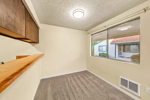 Dining - 247 Lorraine Ave, Eagle Point, OR 97524 photo 2 of 2