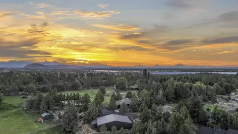 62043 Warbow Pl, Bend, OR 97701 photo 41