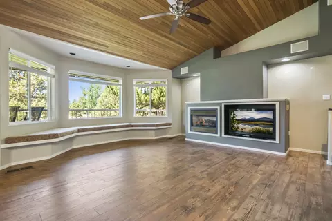 62043 Warbow Pl, Bend, OR 97701 photo 5
