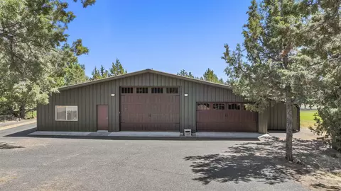 62043 Warbow Pl, Bend, OR 97701 photo 32