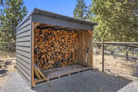 62043 Warbow Pl, Bend, OR 97701 photo 28