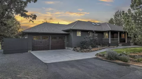 62043 Warbow Pl, Bend, OR 97701