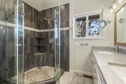 62043 Warbow Pl, Bend, OR 97701 photo 15