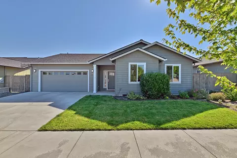 2111 La Connor Dr, Medford, OR 97501
