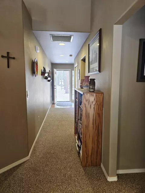 Entry Way - 15324 Bear St, La Pine, OR 97739 photo 2 of 2