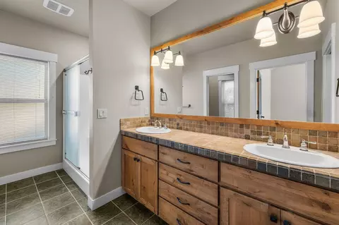 Bath - 61441 Linton Loop, Bend, OR 97702 photo 1 of 4