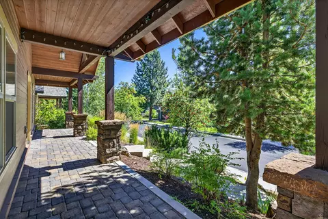 Exterior - 61441 Linton Loop, Bend, OR 97702 photo 4 of 5