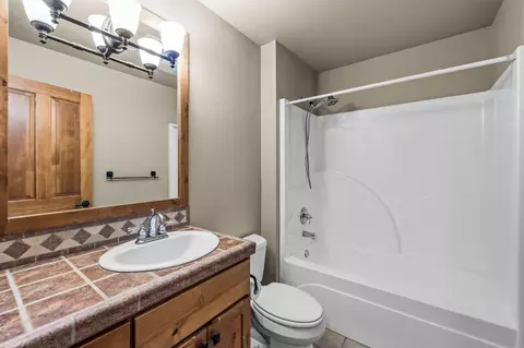 Bath - 61441 Linton Loop, Bend, OR 97702 photo 3 of 4