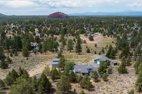 View/Area - 22310 Sweetgrass Dr, Bend, OR 97702 photo 4 of 9