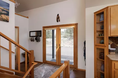 Entry Way - 22310 Sweetgrass Dr, Bend, OR 97702 photo 1 of 3