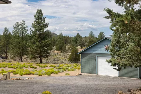 Exterior - 22310 Sweetgrass Dr, Bend, OR 97702 photo 8 of 27