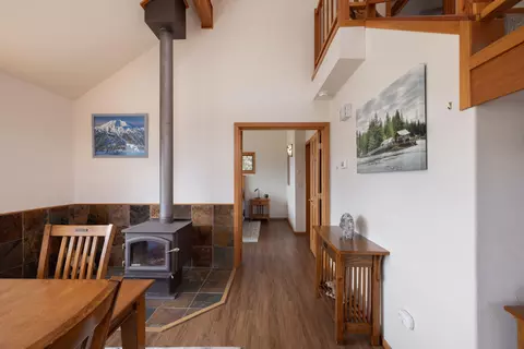 Entry Way - 22310 Sweetgrass Dr, Bend, OR 97702 photo 2 of 3