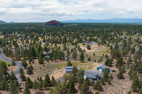 View/Area - 22310 Sweetgrass Dr, Bend, OR 97702 photo 3 of 9