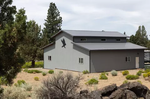 Exterior - 22310 Sweetgrass Dr, Bend, OR 97702 photo 6 of 27
