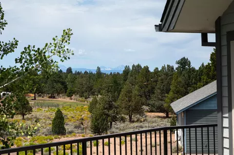 Exterior - 22310 Sweetgrass Dr, Bend, OR 97702 photo 14 of 27