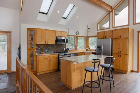 Kitchen - 22310 Sweetgrass Dr, Bend, OR 97702 photo 2 of 4