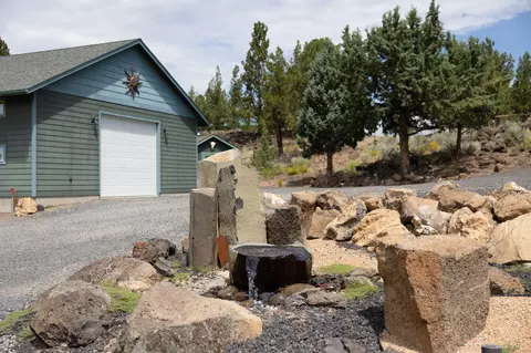 Exterior - 22310 Sweetgrass Dr, Bend, OR 97702 photo 7 of 27