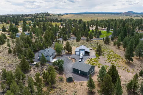 View/Area - 22310 Sweetgrass Dr, Bend, OR 97702 photo 7 of 9