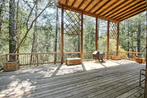 939 Beaver Creek Rd, Jacksonville, OR 97530