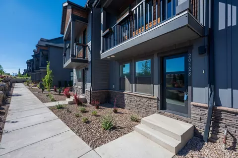 Exterior - 20528 NEmpire Ave, Bend, OR 97701 photo 2 of 10
