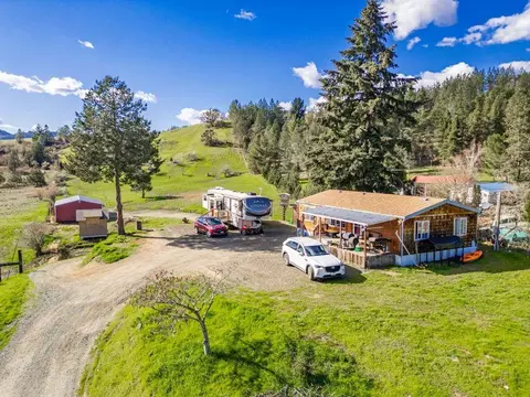 1682 NE Riverside Dr, Myrtle Creek, OR 97457