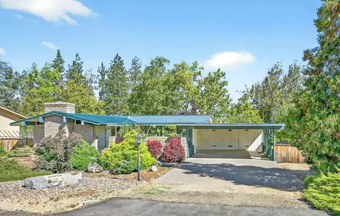 2321 Black Oak Way, Ashland, OR 97520