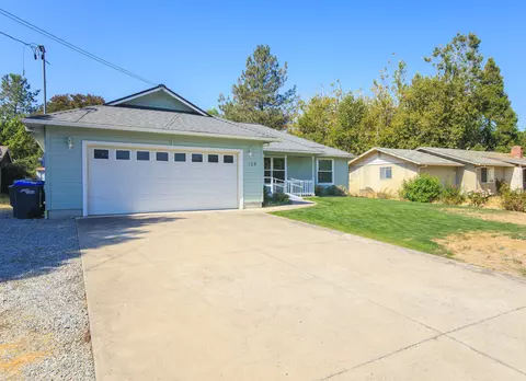 109 N 2nd St, Talent, OR 97540