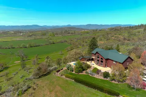 1881 Brophy Rd, Eagle Point, OR 97524 photo 1