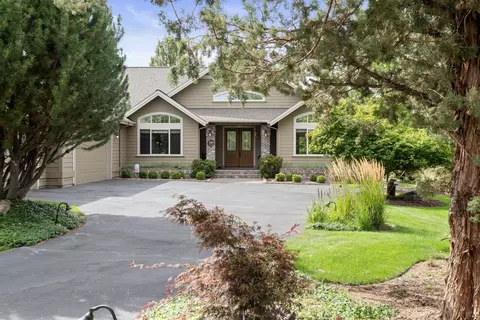 909 Willet Ln, Redmond, OR 97756